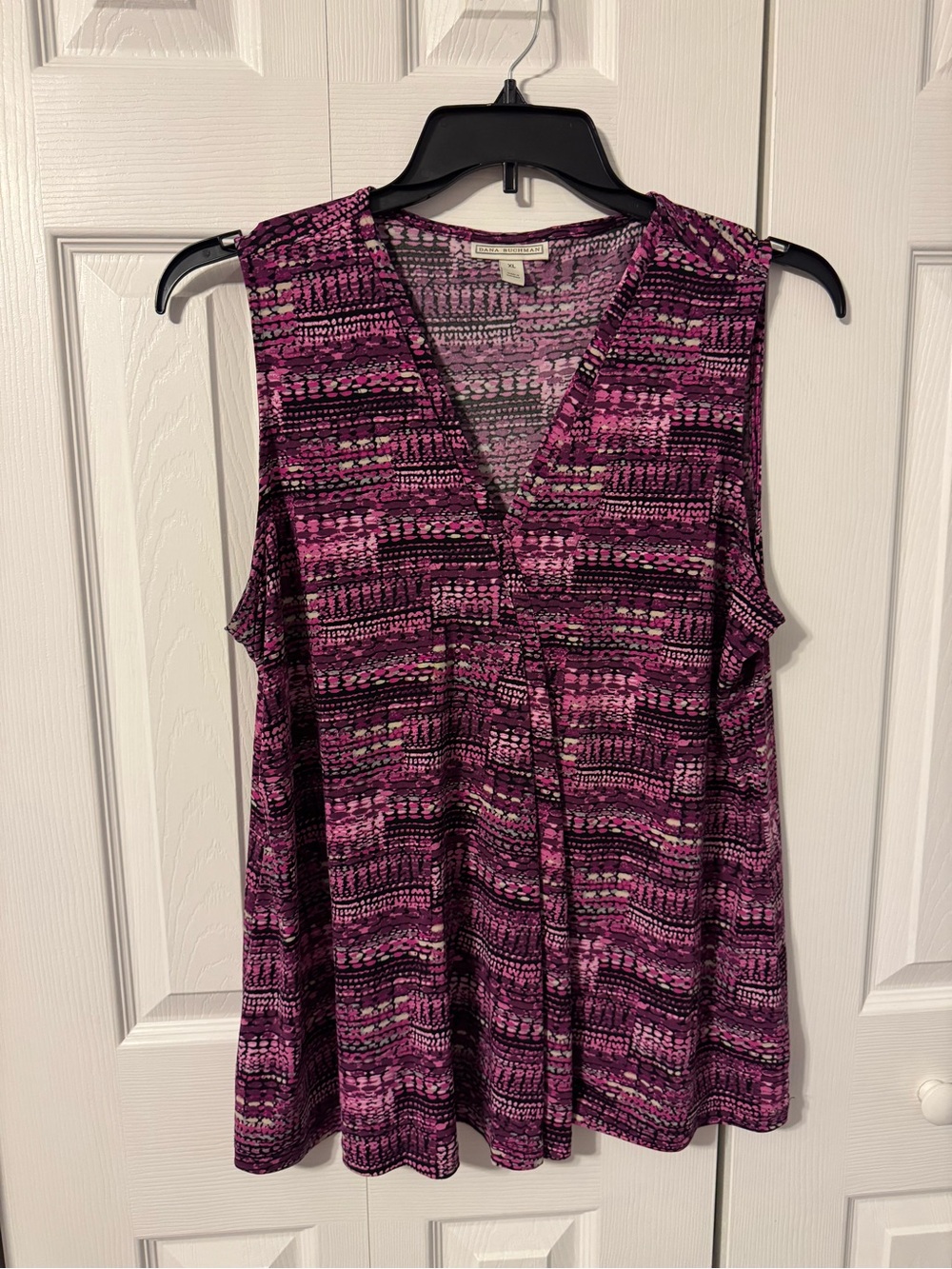 Dana Buchman Purple Pink Patterned Sleeveless V-Neck Top